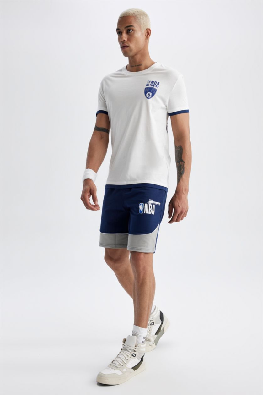 Erkek Ekru DeFactoFit NBA Brooklyn Nets Standart Fit Bisiklet Yaka Kısa Kollu %100 Pamuk Tişört