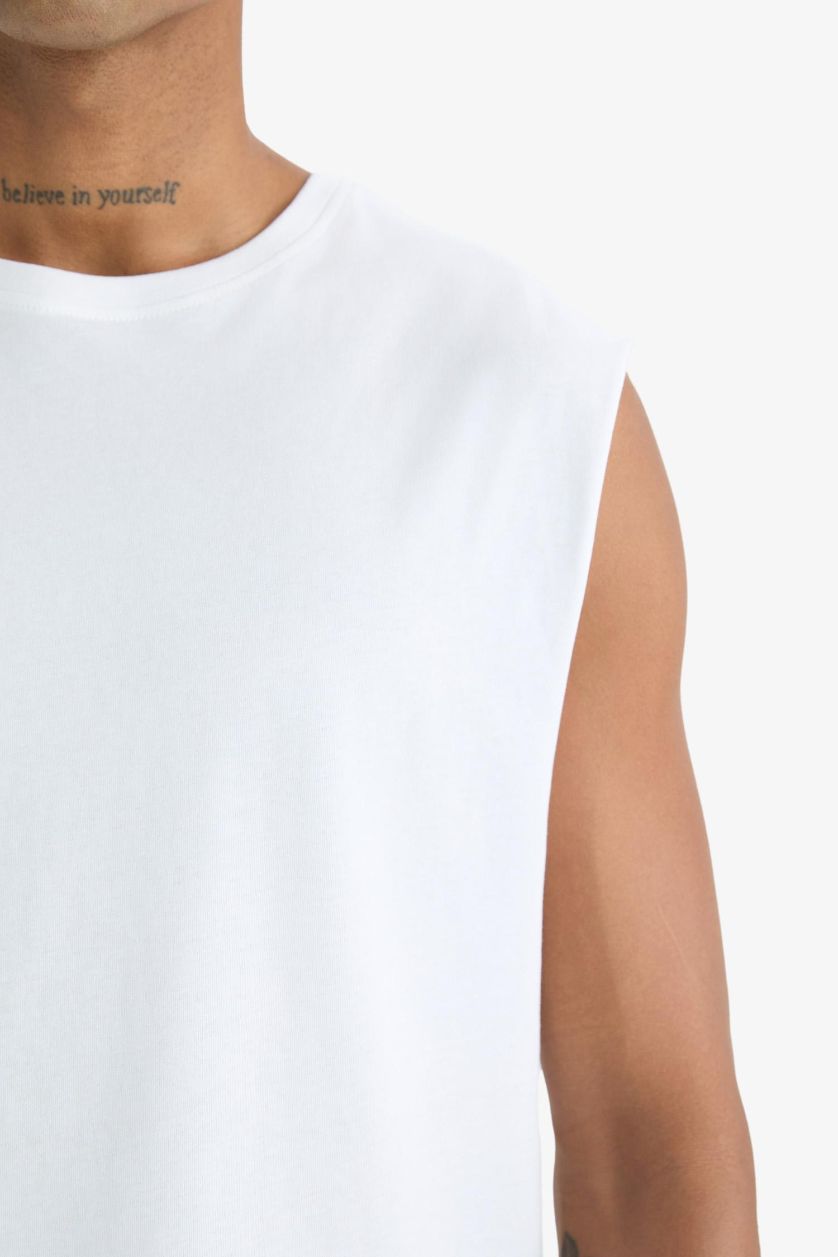 Erkek Beyaz Boxy Fit Bisiklet Yaka Sporcu Atlet