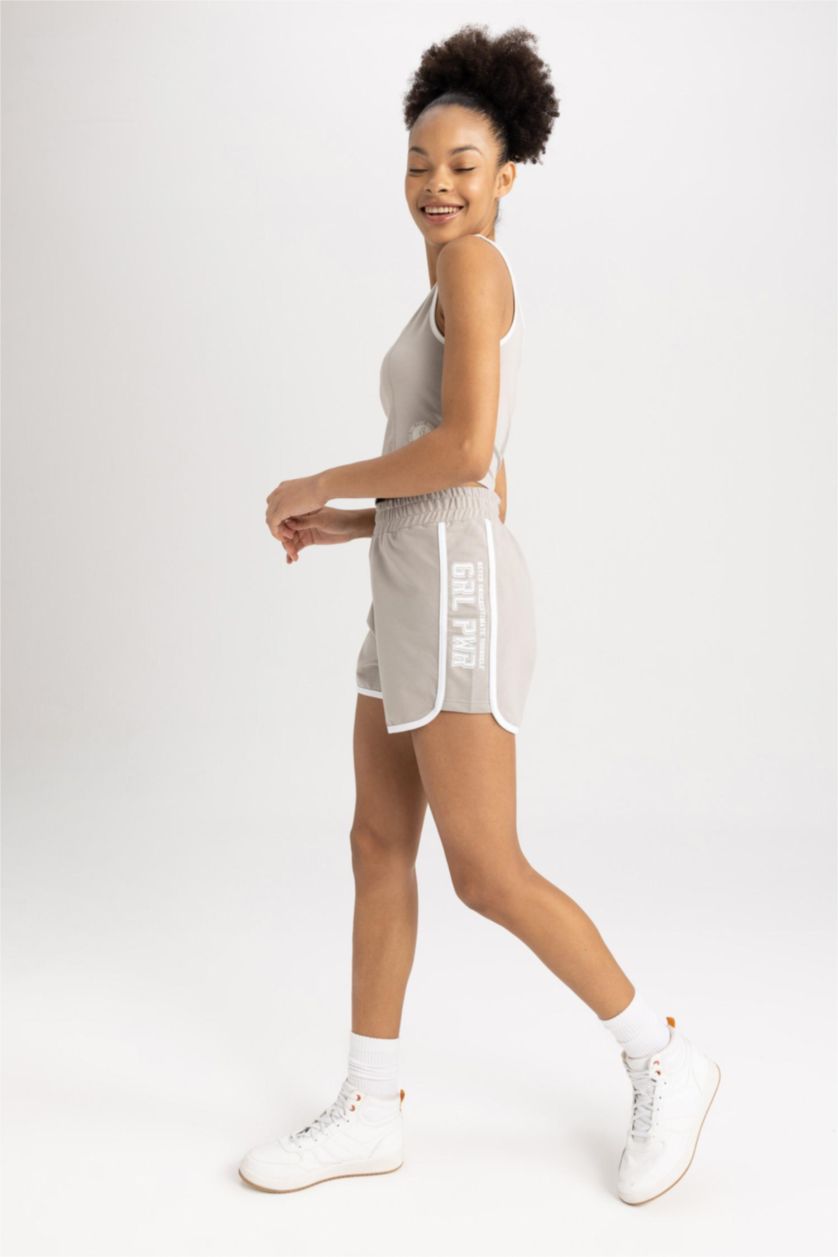 FEMME Beige Defacto Fit Short En Tissu Fin Pour Sportifs De Coupe Standard