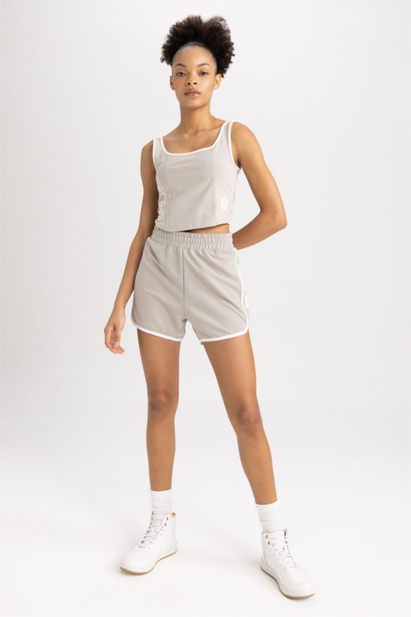 FEMME Beige Defacto Fit Short En Tissu Fin Pour Sportifs De Coupe Standard