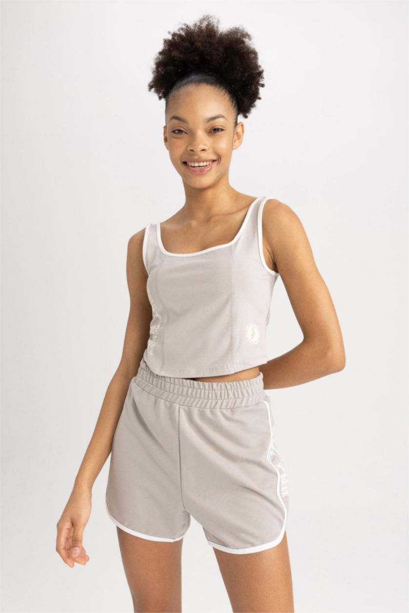 FEMME Beige Defacto Fit Short En Tissu Fin Pour Sportifs De Coupe Standard