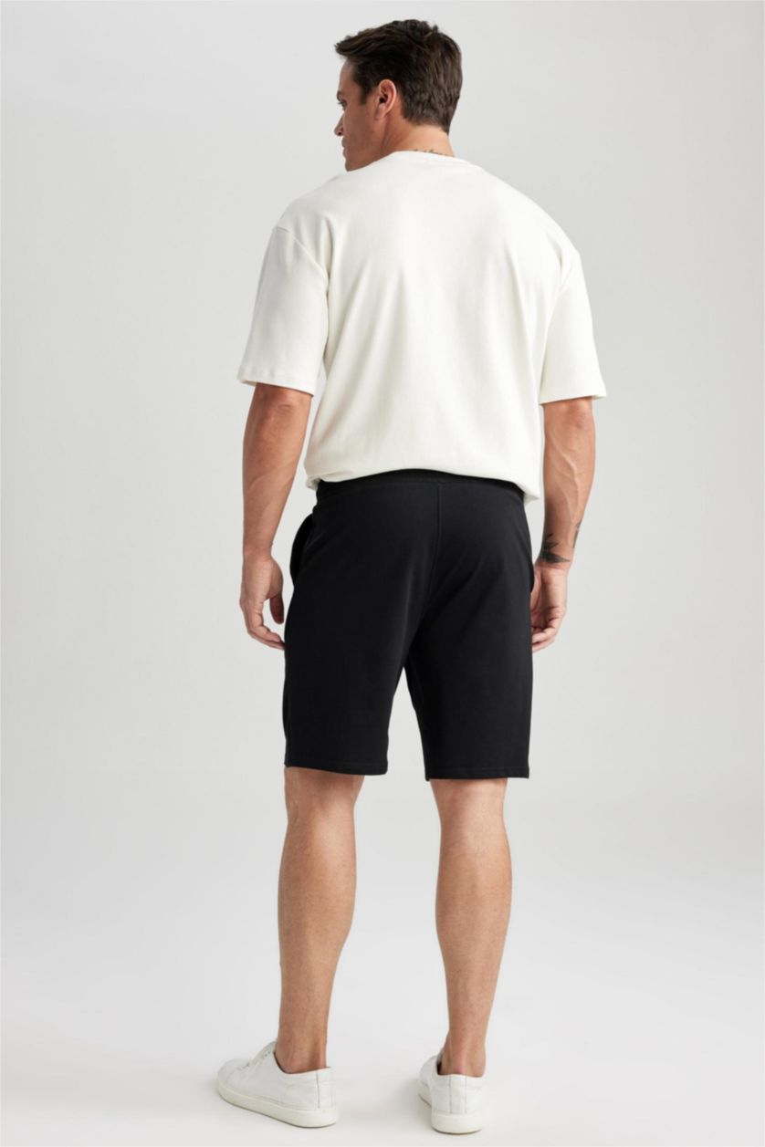 Мужчины Черный Шорты приталенного кроя