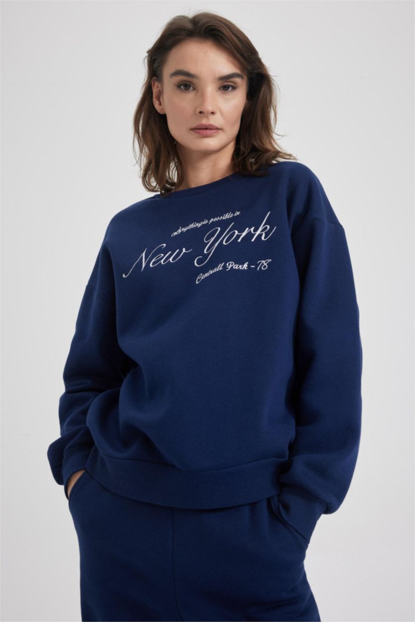Woman NAVY Relax Fit Crew Neck Sweatshirt