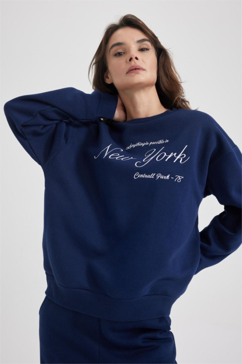 Woman NAVY Relax Fit Crew Neck Sweatshirt