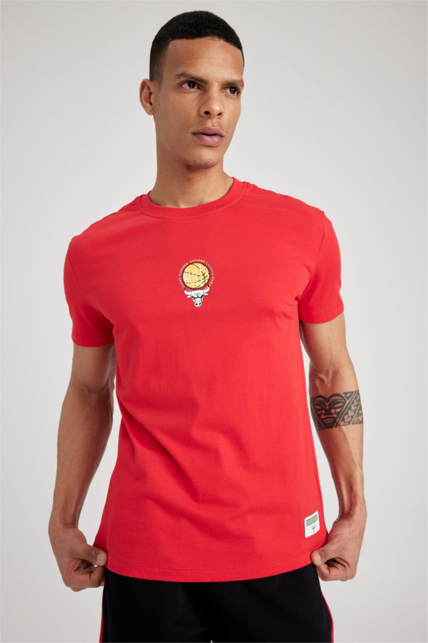 MAN Red Defacto Fit NBA Chicago Bulls Licensed Regular Fit Crew Neck Sportsman T-Shirt