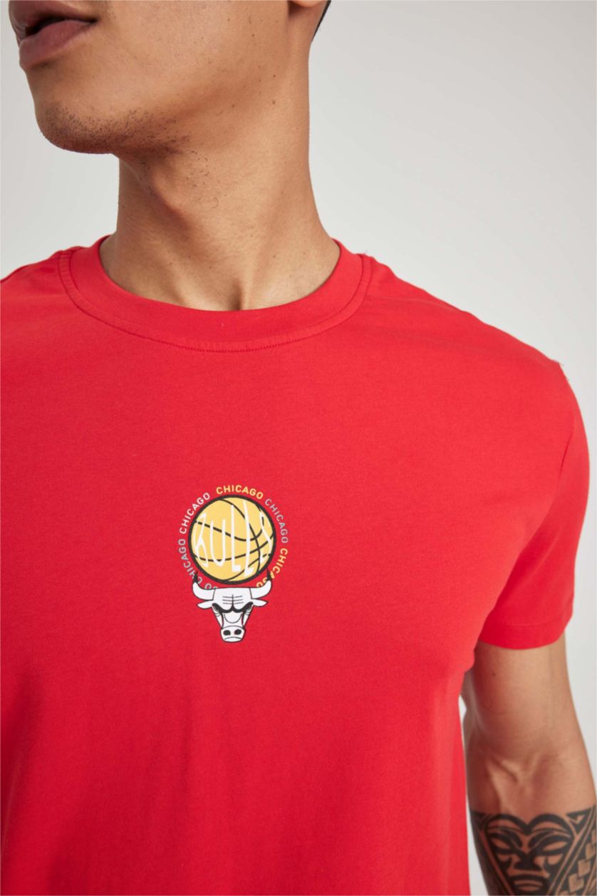 MAN Red Defacto Fit NBA Chicago Bulls Licensed Regular Fit Crew Neck Sportsman T-Shirt