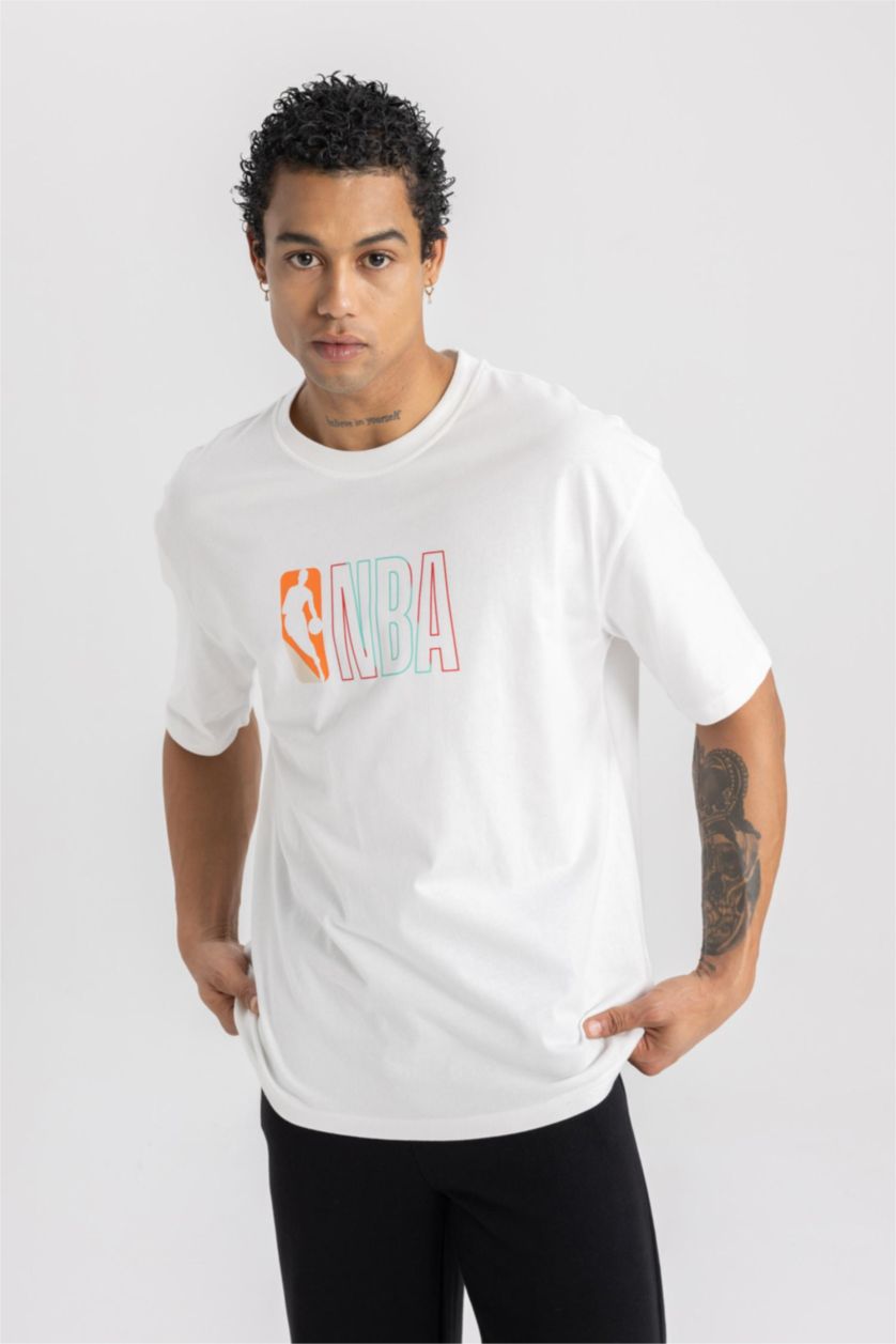 HOMME Écru T-Shirt Oversize Col Rond à Manches Courtes de Defactofit NBA Wordmark