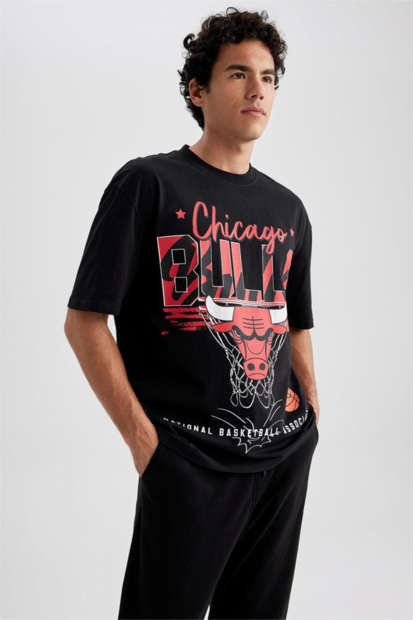 MAN Black Defacto Fit NBA Chicago Bulls Licensed Oversize T-Shirt
