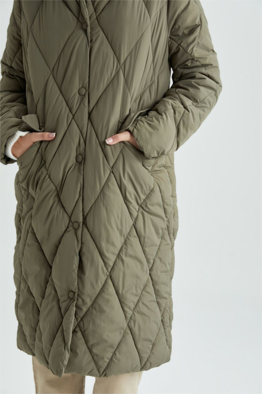 Kadın Haki Su İtici Oversize Geniş Kalıp Polo Yaka Çıtçıt Kapamalı Cepli Kapitoneli Uzun Parka