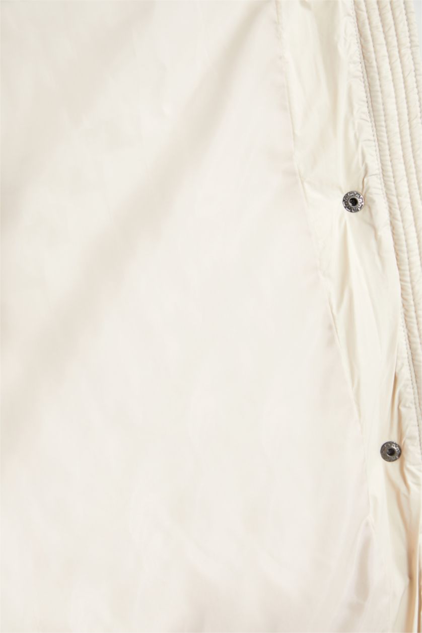 حريمي بيج فاتح Waterproof Light Parka