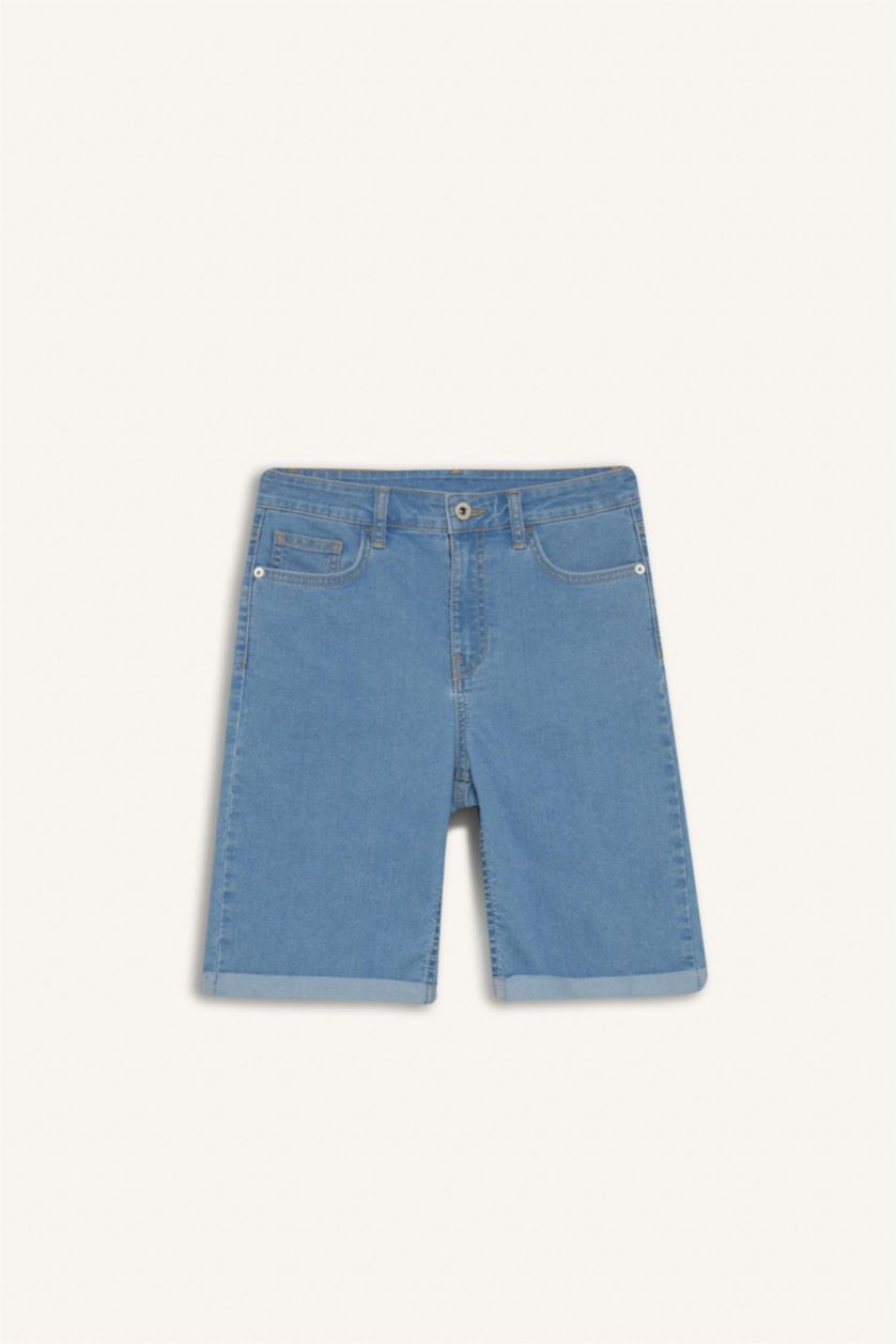 Kadın Açık Mavi Normal Bel Katlamalı Paça Jean Bermuda Şort