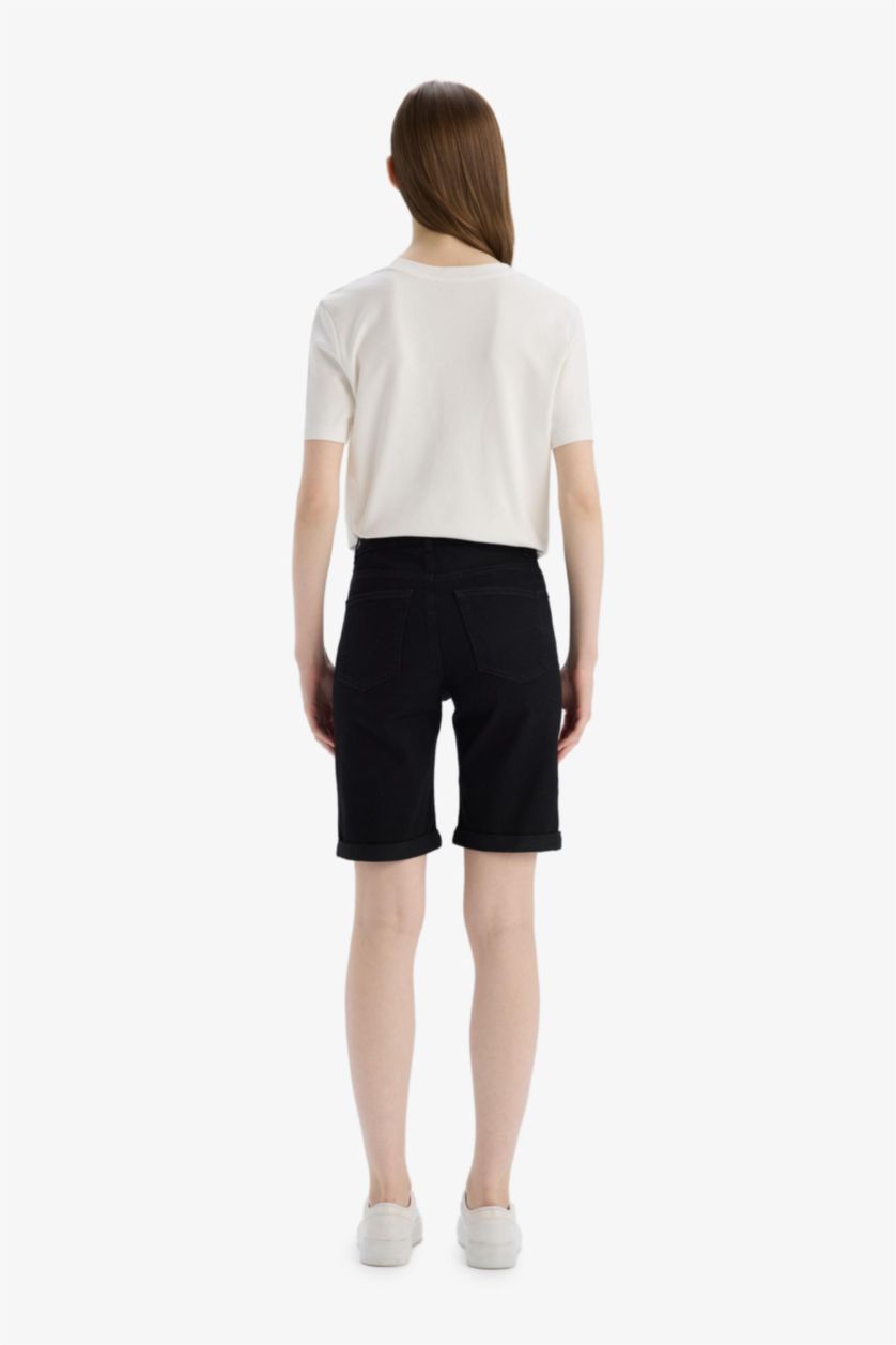 Kadın Siyah Normal Bel Katlamalı Paça Jean Bermuda Şort