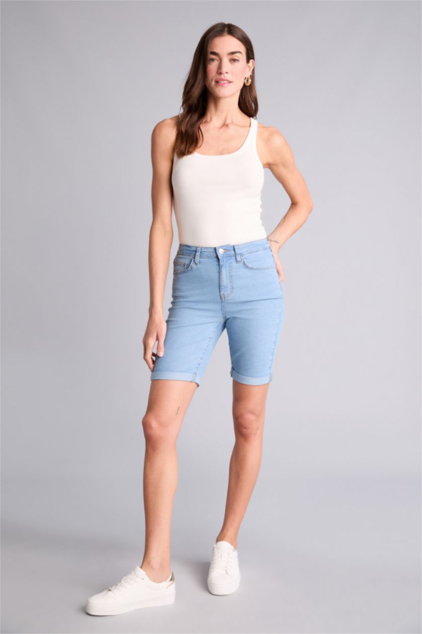 Kadın Açık Mavi Katlamalı paça Normal bel Bermuda Şort