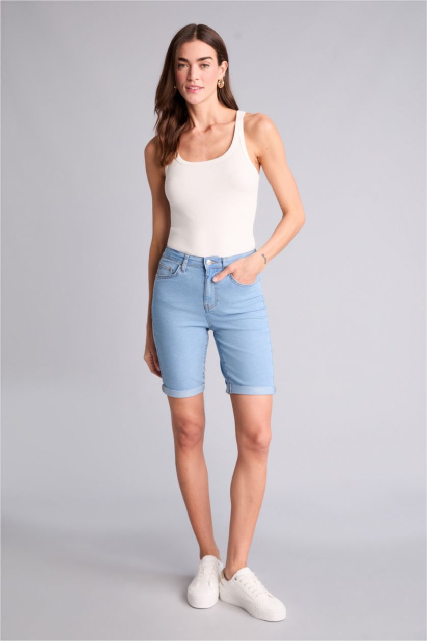 Kadın Açık Mavi Katlamalı paça Normal bel Bermuda Şort