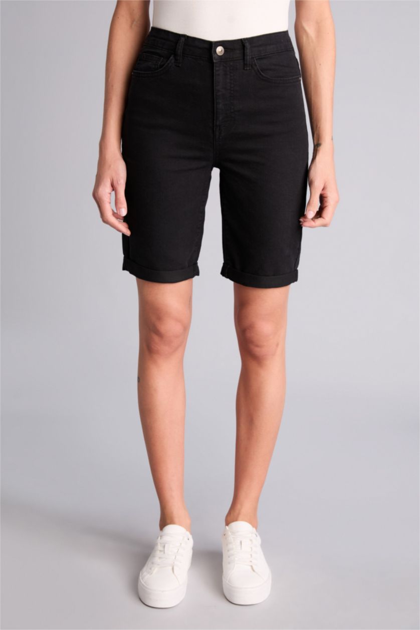 Kadın Siyah Normal Katlamalı Bermuda Şort
