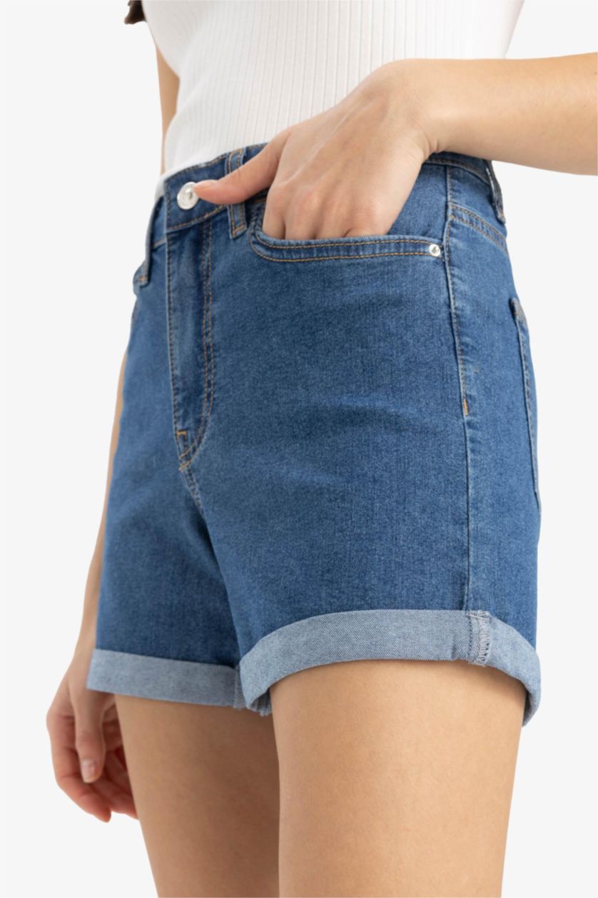 Kadın Mavi Normal Bel Katlamalı Paça Jean Şort