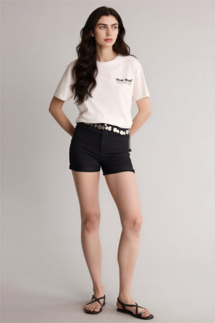 Kadın Siyah Normal Bel Katlamalı Paça Jean Şort