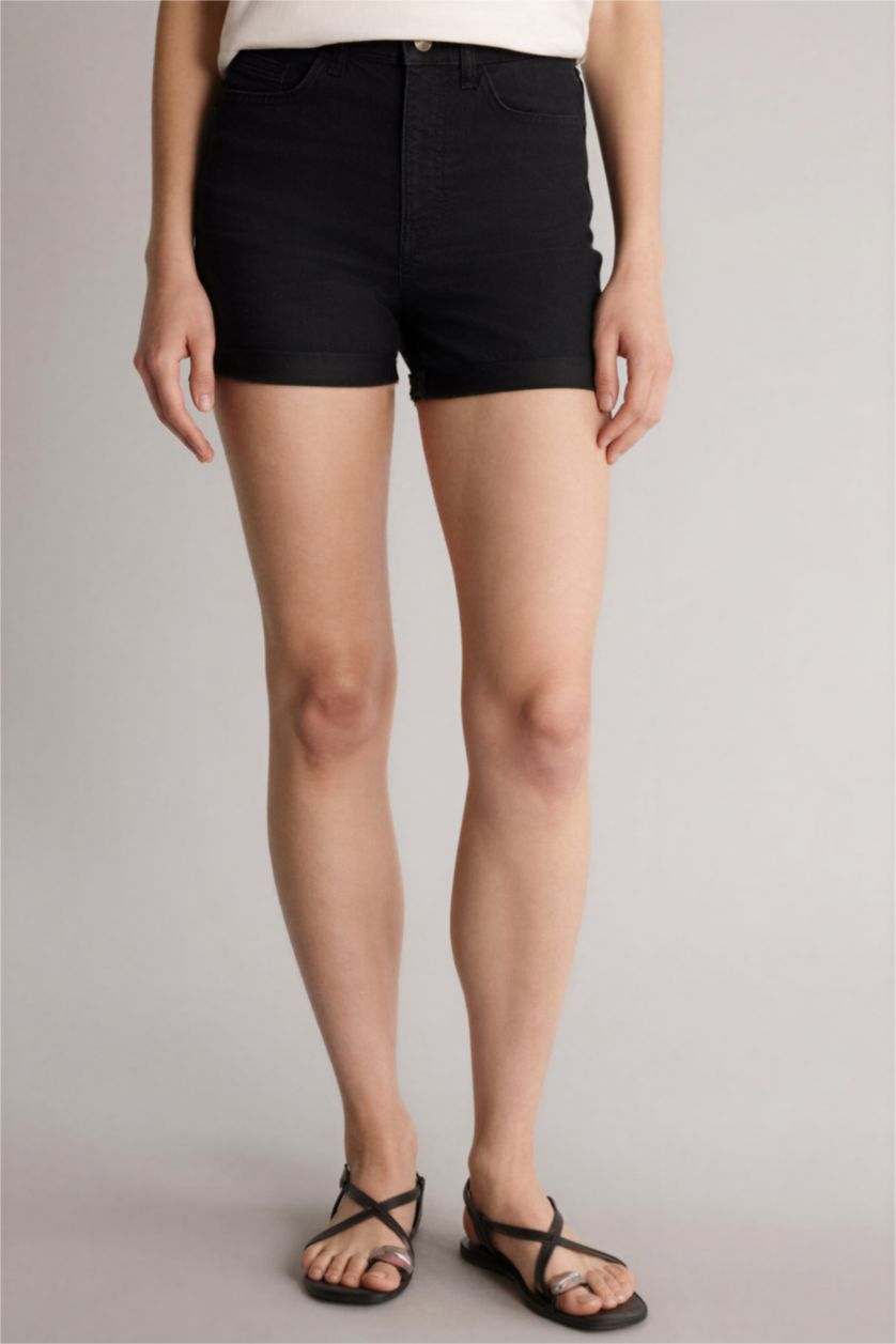 Kadın Siyah Normal Bel Katlamalı Paça Jean Şort