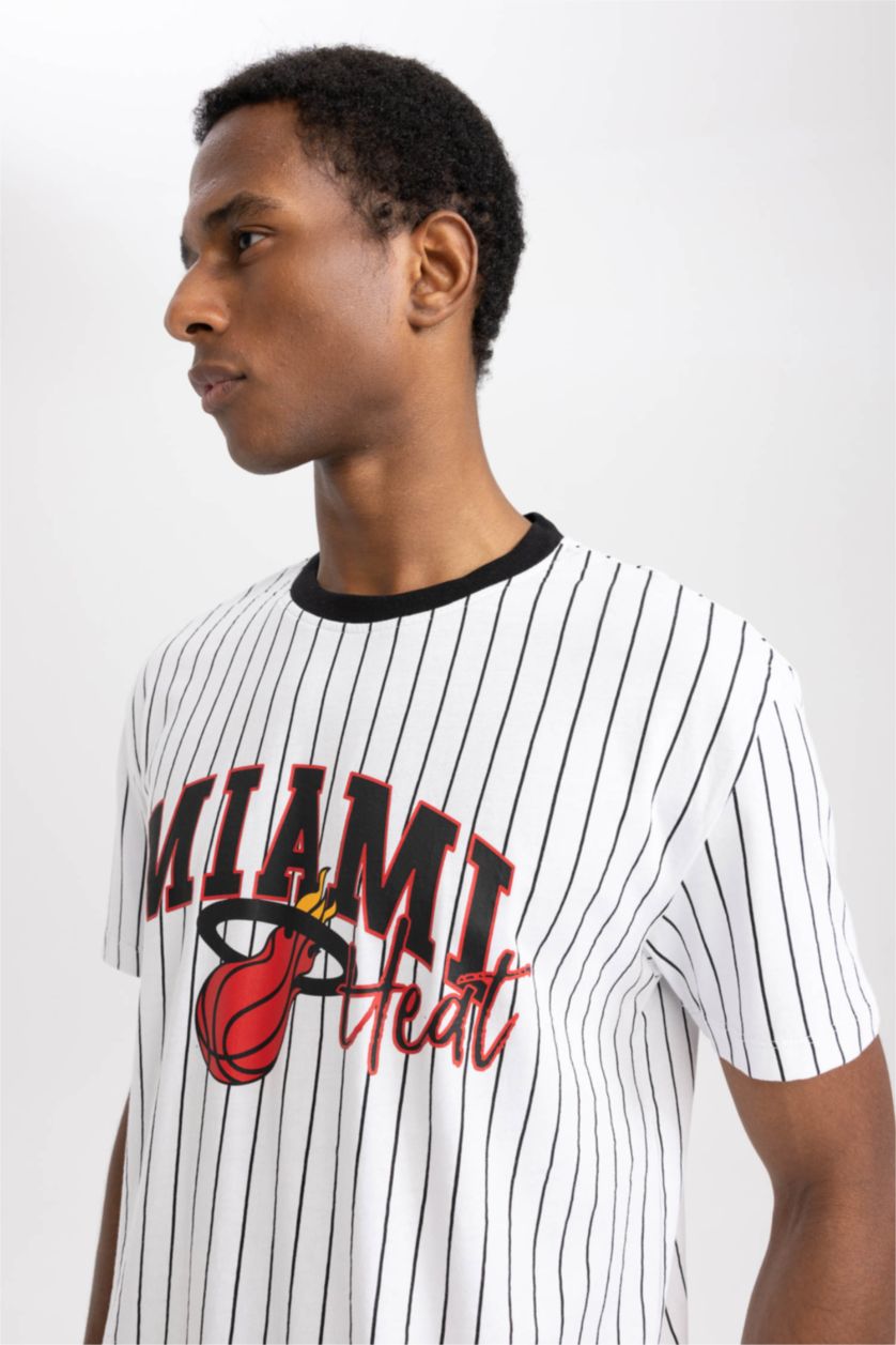 MAN White DeFactoFit NBA Miami Heat Standard Fit Cotton T-Shirt
