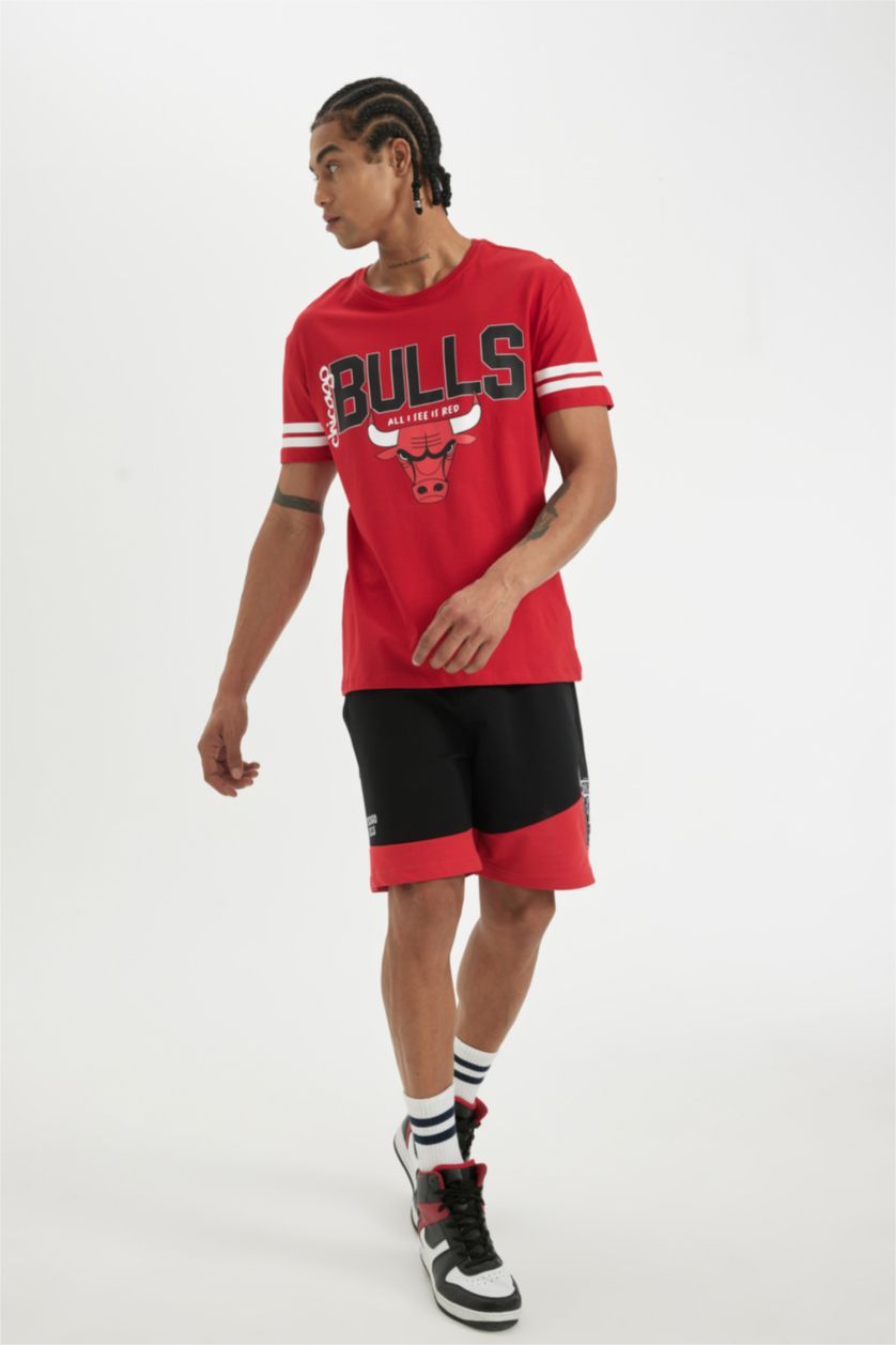 MAN Red DeFactoFit NBA Chicago Bulls Standard Fit T-Shirt