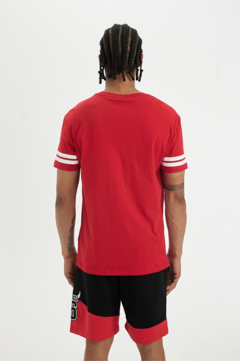MAN Red DeFactoFit NBA Chicago Bulls Standard Fit T-Shirt