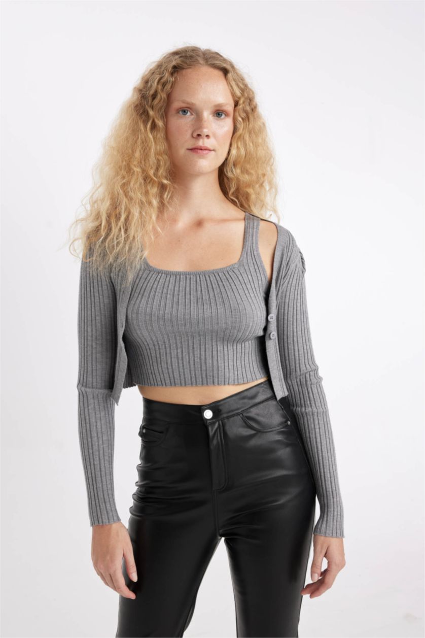 Kadın Gri Melanj Regular Fit Crop Düğmeli V Yaka Triko Hırka
