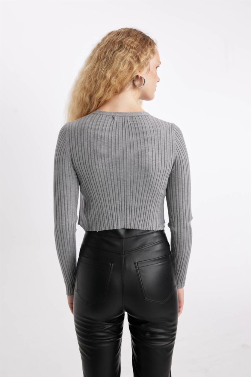 Kadın Gri Melanj Regular Fit Crop Düğmeli V Yaka Triko Hırka