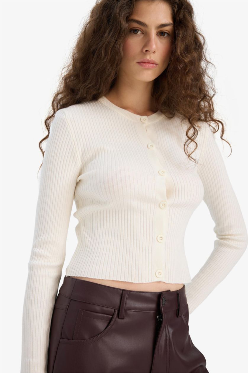 Woman Ecru Regular Fit Crew Neck Knitwear Cardigan