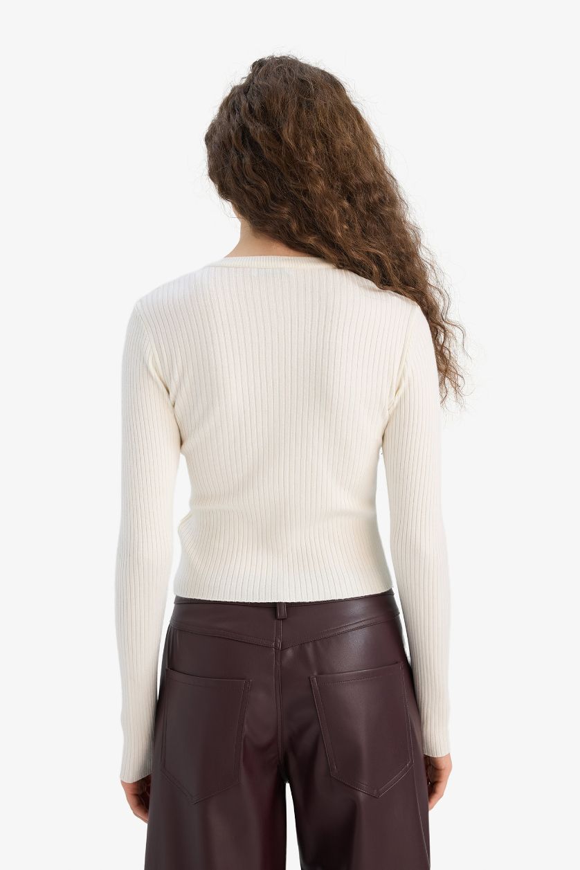 حريمي بيج فاتح كارديجان تريكو قصة عادية برقبة مستديرة