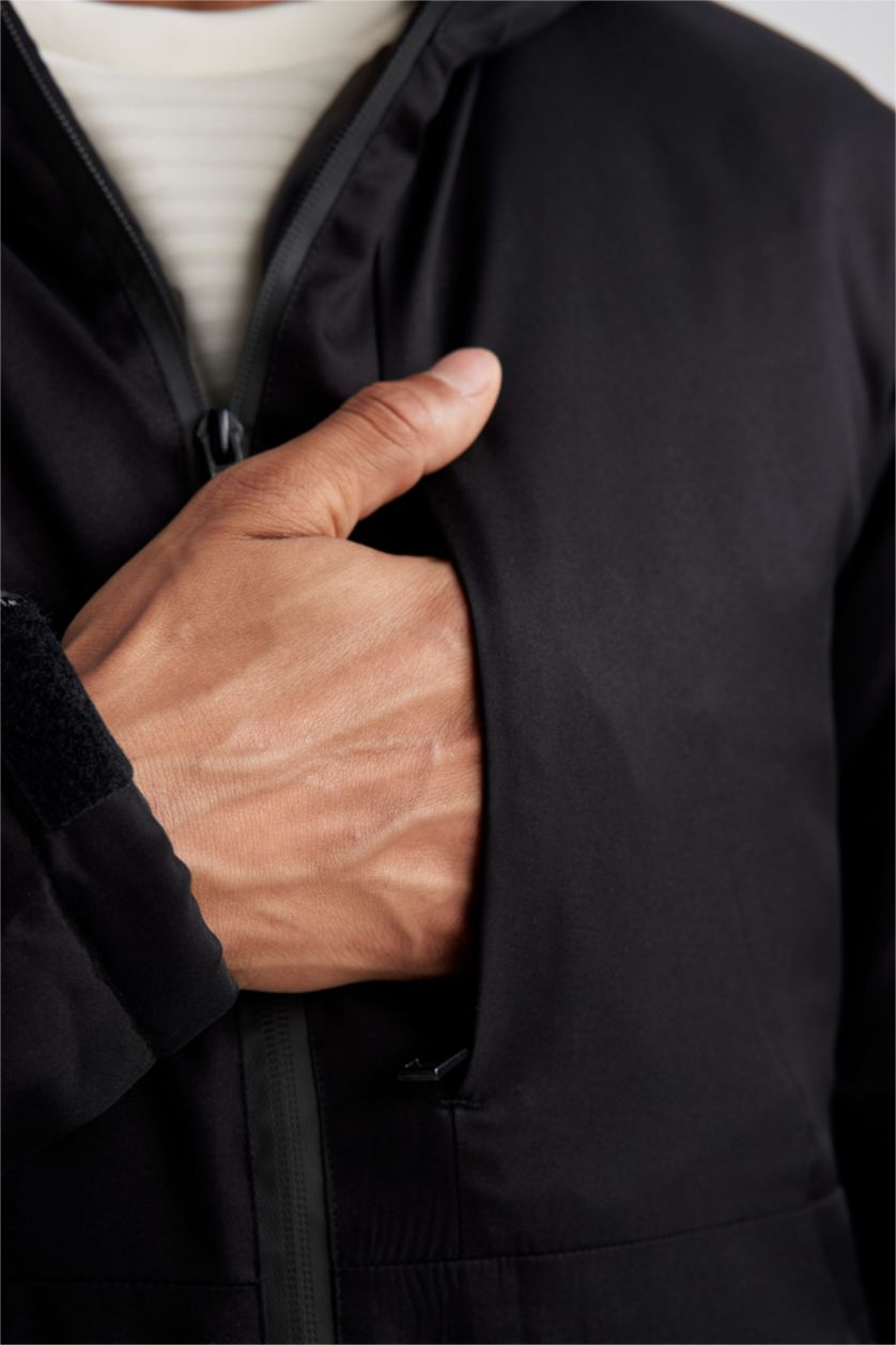 Erkek Siyah Su İtici Mont Kapüşonlu Fermuarlı Cepli