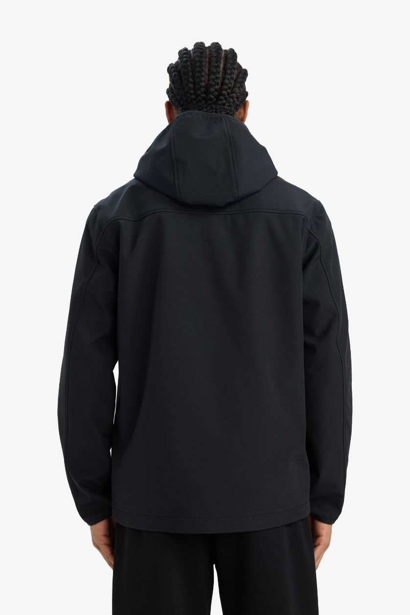 Erkek Siyah Rüzgar Geçirmez Su İtici Softshell Yağmurluk