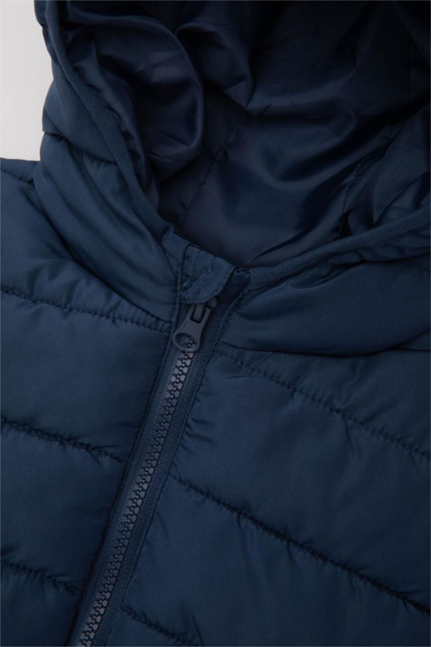 طفل صغير نيلي فاتح يلك نفخ ولادي مقاوم للماء