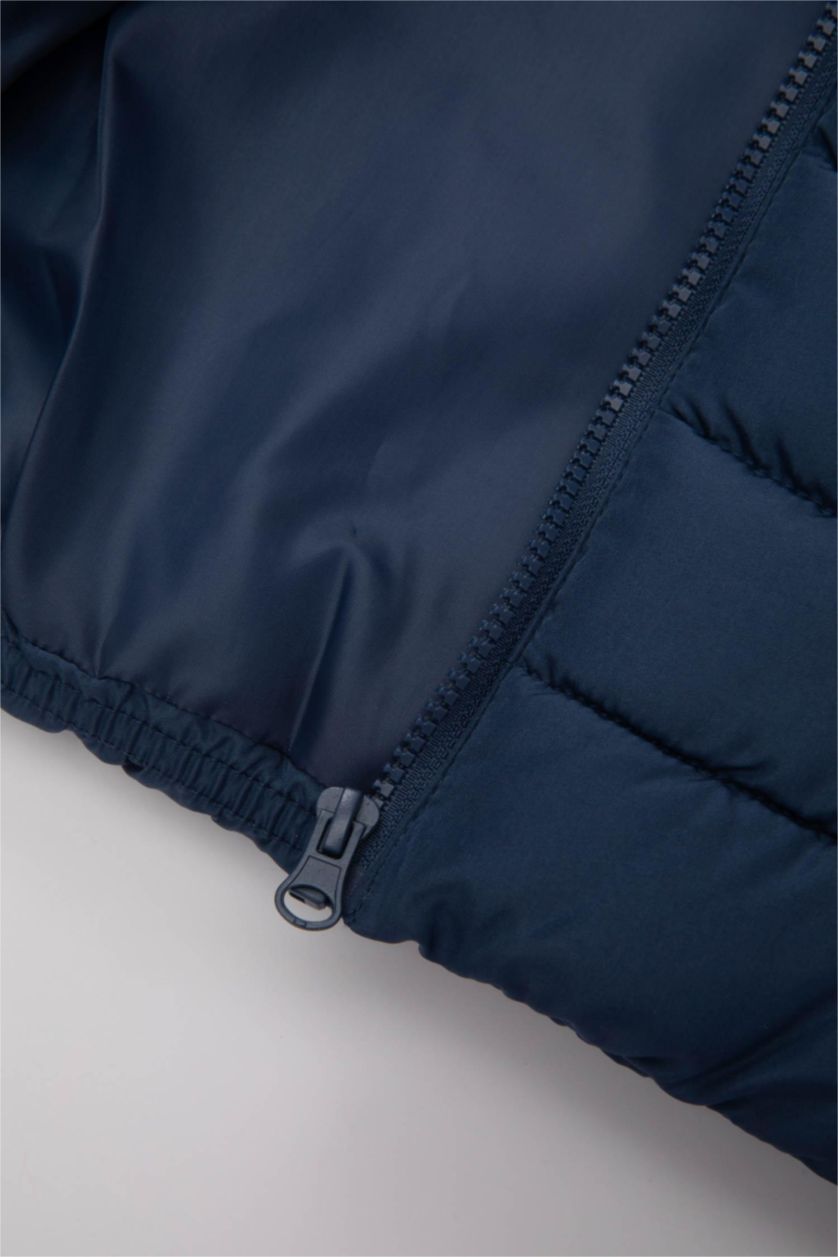 طفل صغير نيلي فاتح يلك نفخ ولادي مقاوم للماء