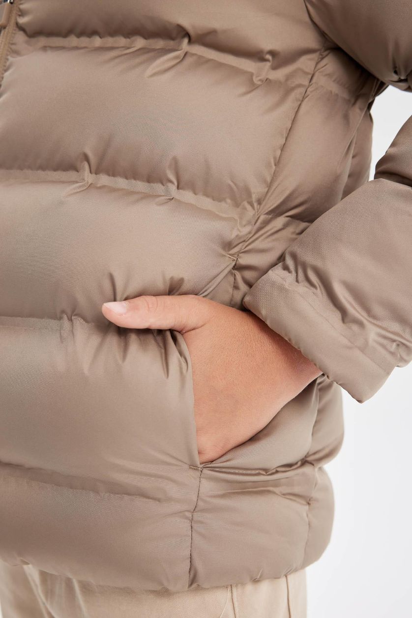 Erkek Çocuk - Genç Erkek Açık Haki Erkek Çocuk Su Geçirmez Kapüşonlu Fermuarlı Cepli Şişme Mont