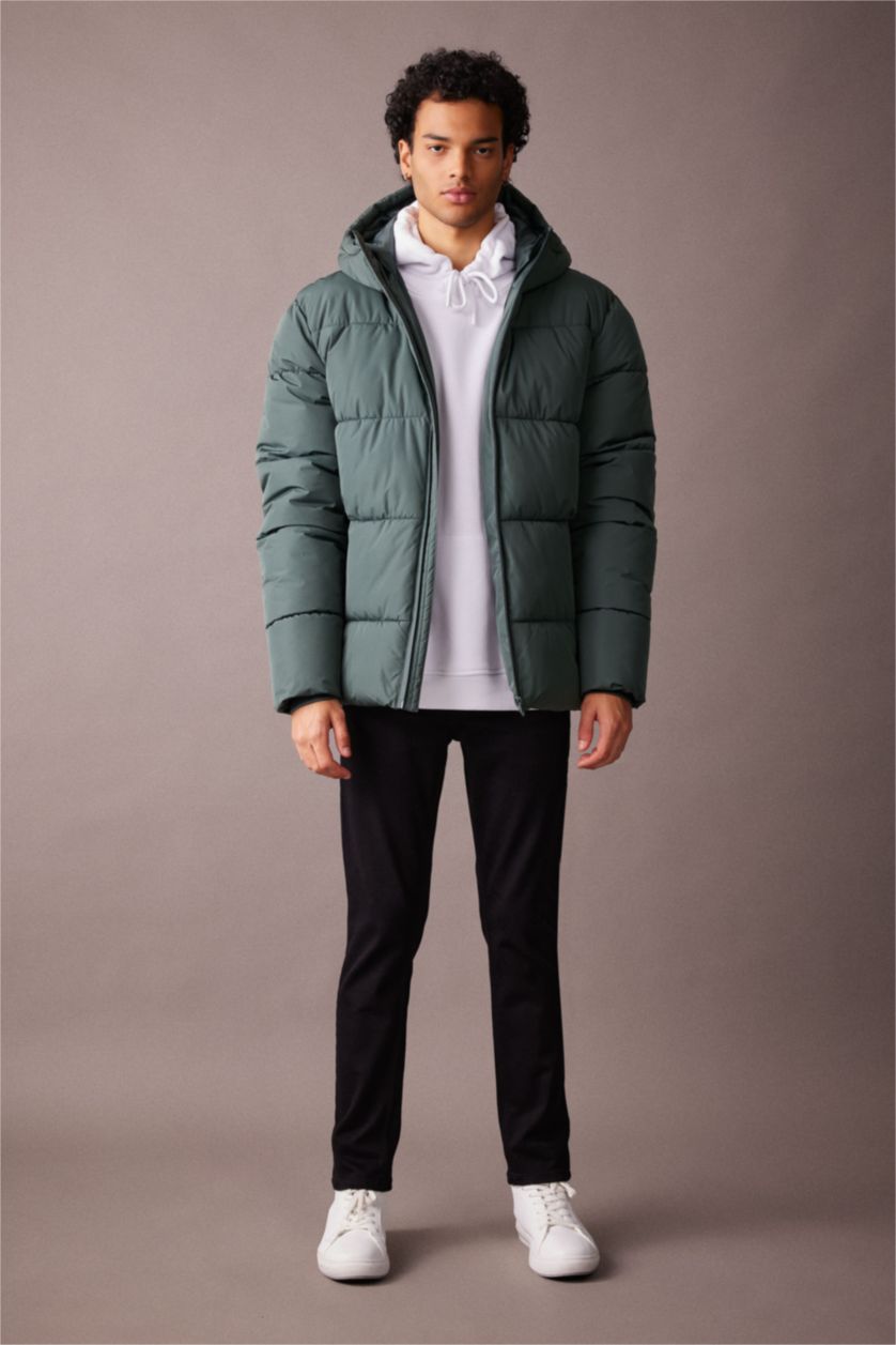 MAN Green Regular Fit Hooded Puffer Jacket