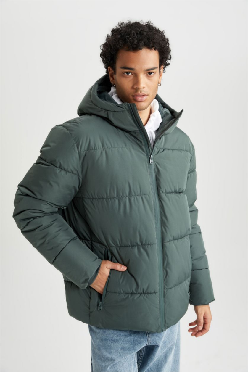 MAN Green Regular Fit Hooded Puffer Jacket