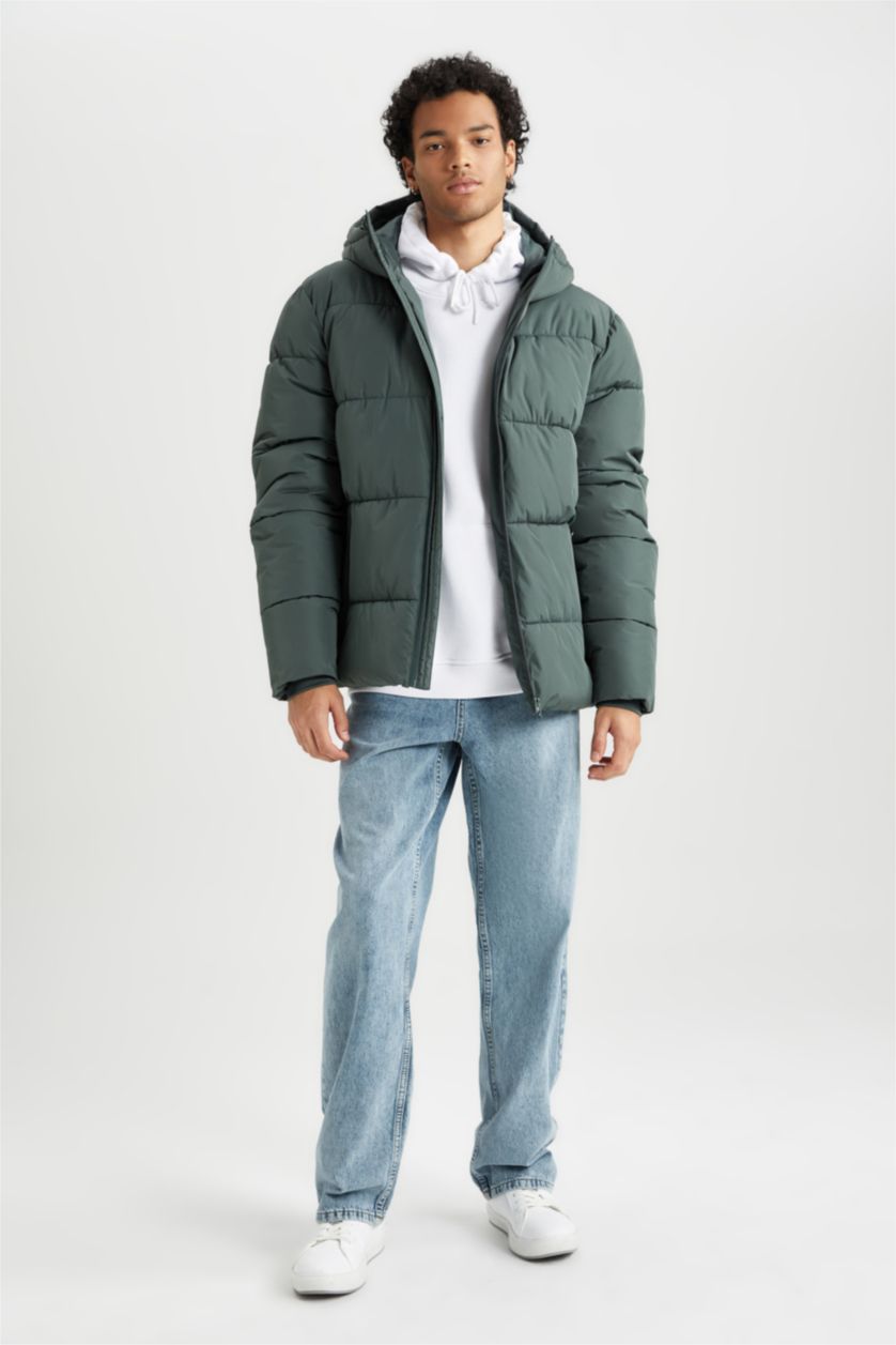 MAN Green Regular Fit Hooded Puffer Jacket