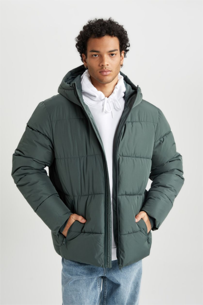 MAN Green Regular Fit Hooded Puffer Jacket