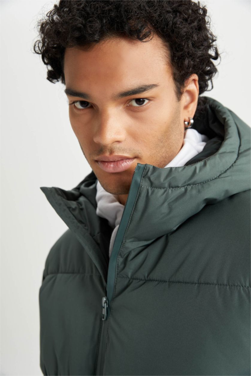 MAN Green Regular Fit Hooded Puffer Jacket