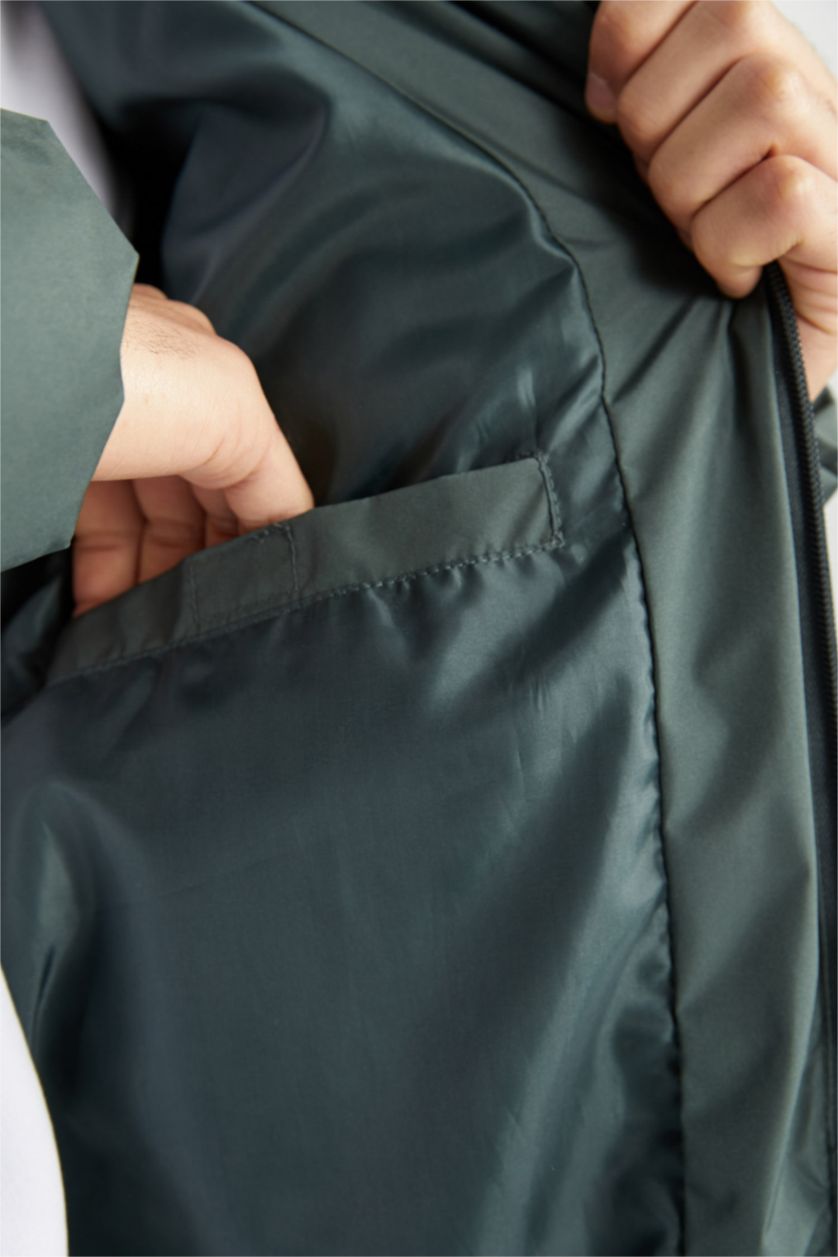 MAN Green Regular Fit Hooded Puffer Jacket