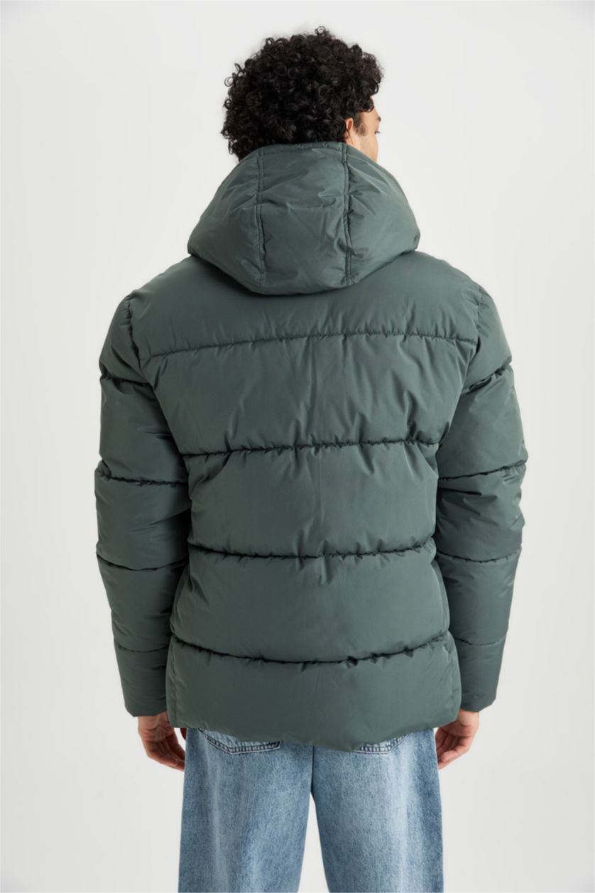 MAN Green Regular Fit Hooded Puffer Jacket