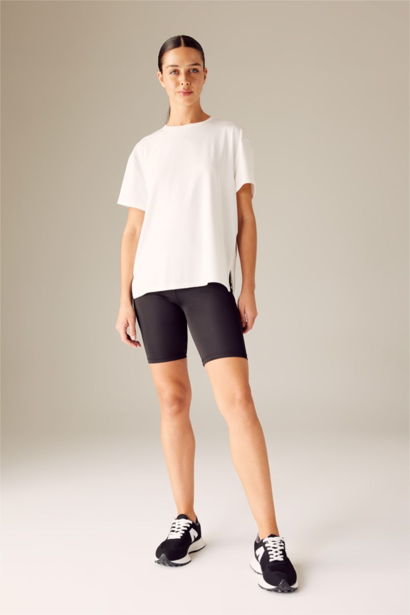 حريمي بيج فاتح تي شيرت رياضي قصة مريحة برقبة مستديرة