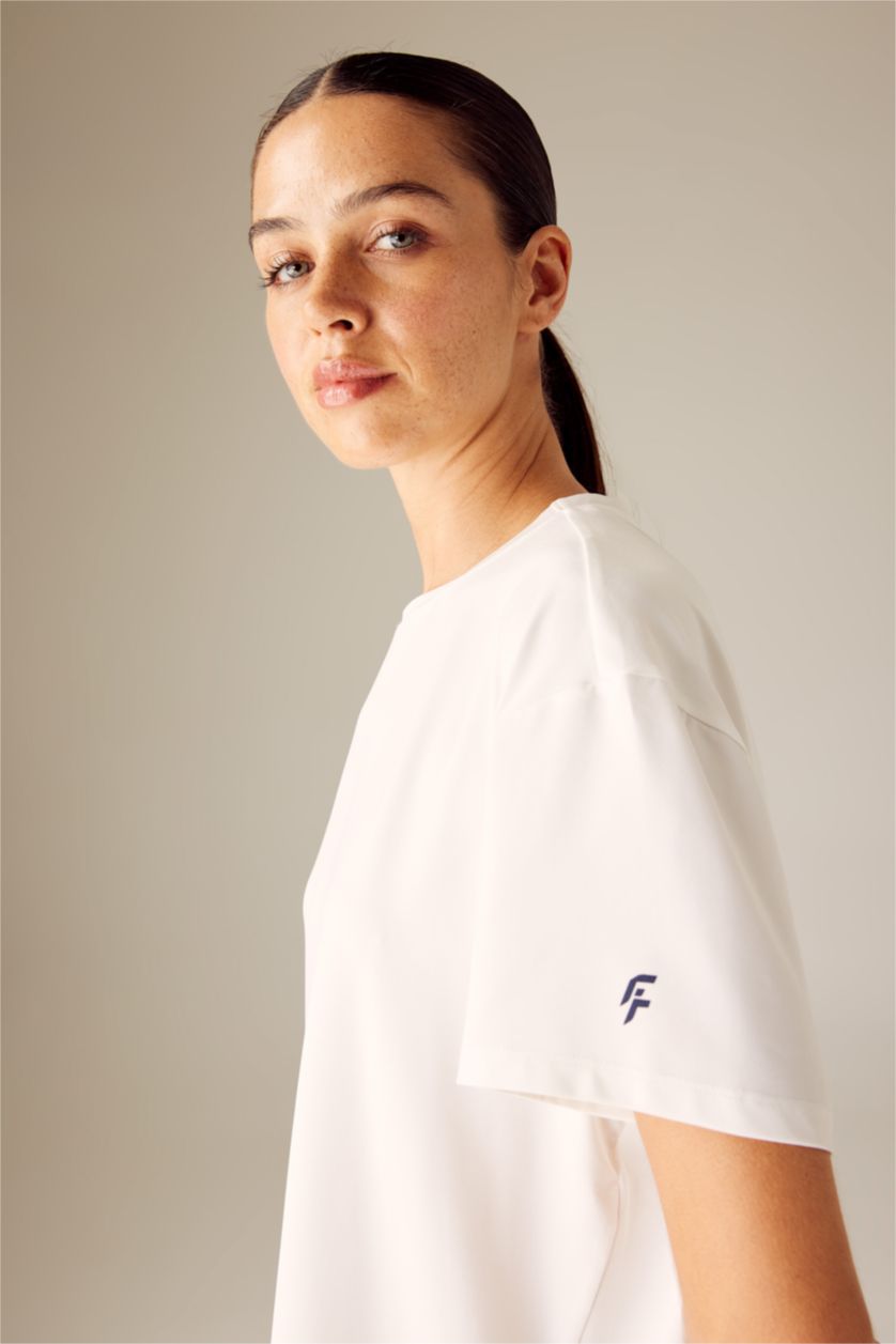 حريمي بيج فاتح تي شيرت رياضي قصة مريحة برقبة مستديرة