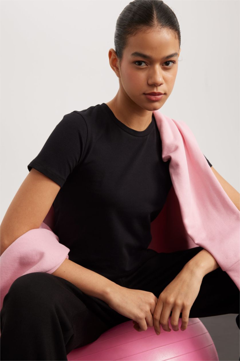 WOMAN Black DeFactoFit Crew Neck Basic Cotton Crop T-Shirt