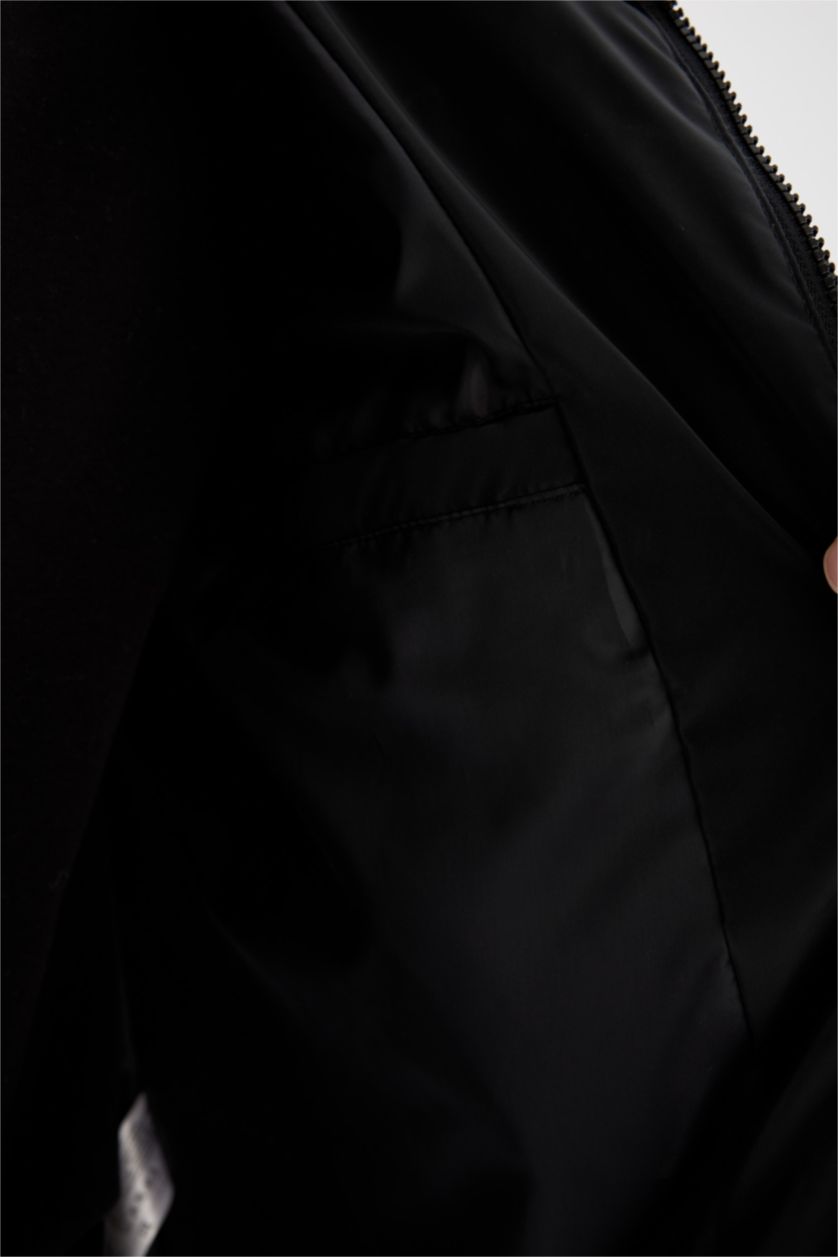 Erkek Siyah Su Geçirmez Şişme Mont Kapüşonlu Fermuarlı Cepli Çıtçıtlı Cepli
