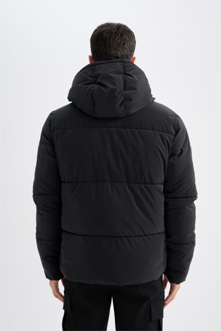 Erkek Siyah Su Geçirmez Şişme Mont Kapüşonlu Fermuarlı Cepli Çıtçıtlı Cepli