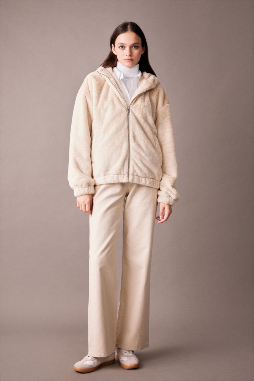 Woman Sand Faux Fur