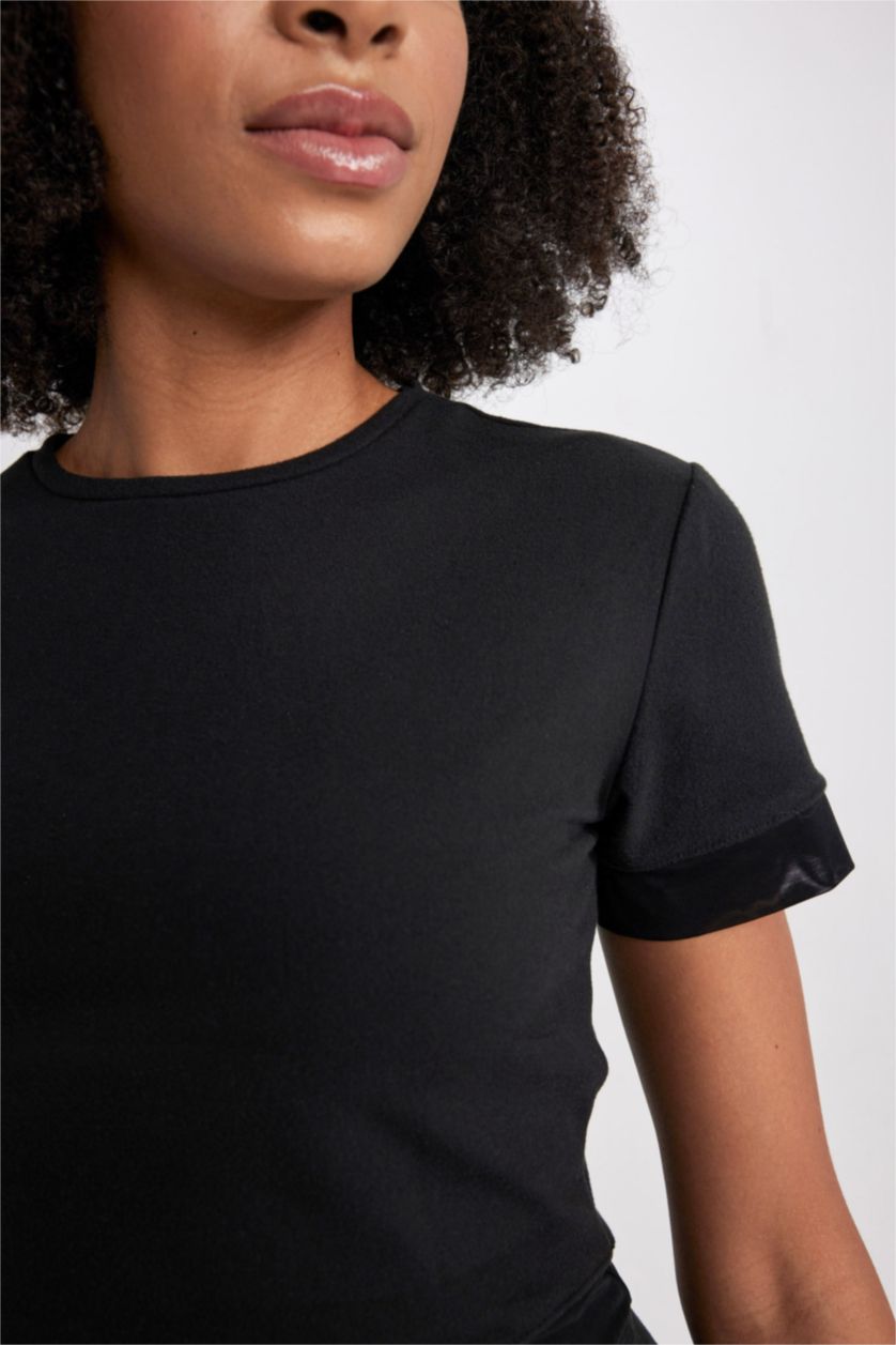 Kadın Siyah Crop Bisiklet Yaka Sporcu Kısa Kollu Tişört