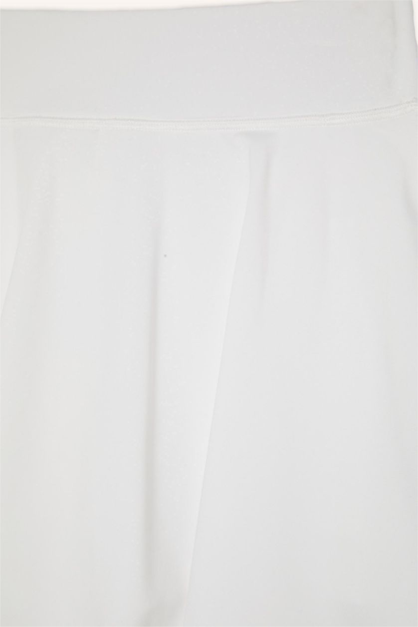 نساء اوف وايت Standard Fit Straight Waist White Mini Skirt