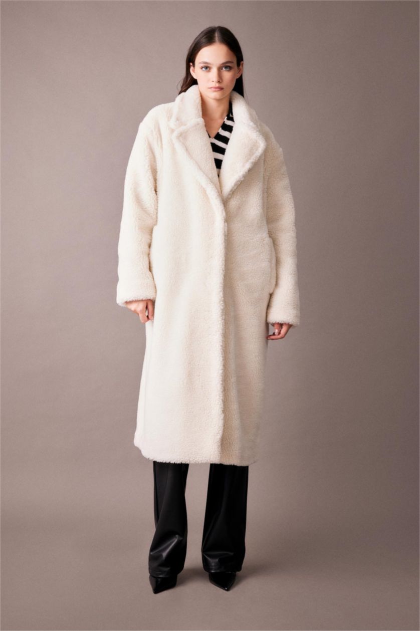 حريمي اللون الرملي جاكيت طويل فرو صناعي قصة عادية